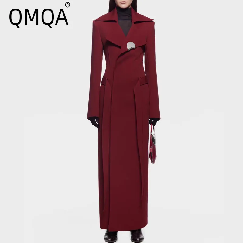 

QMQA Fashion Women's High End Simple Trench Coat Lapel Spliced Metal Buttons Design Elegant Slim Windbreaker 2026 Female M1003