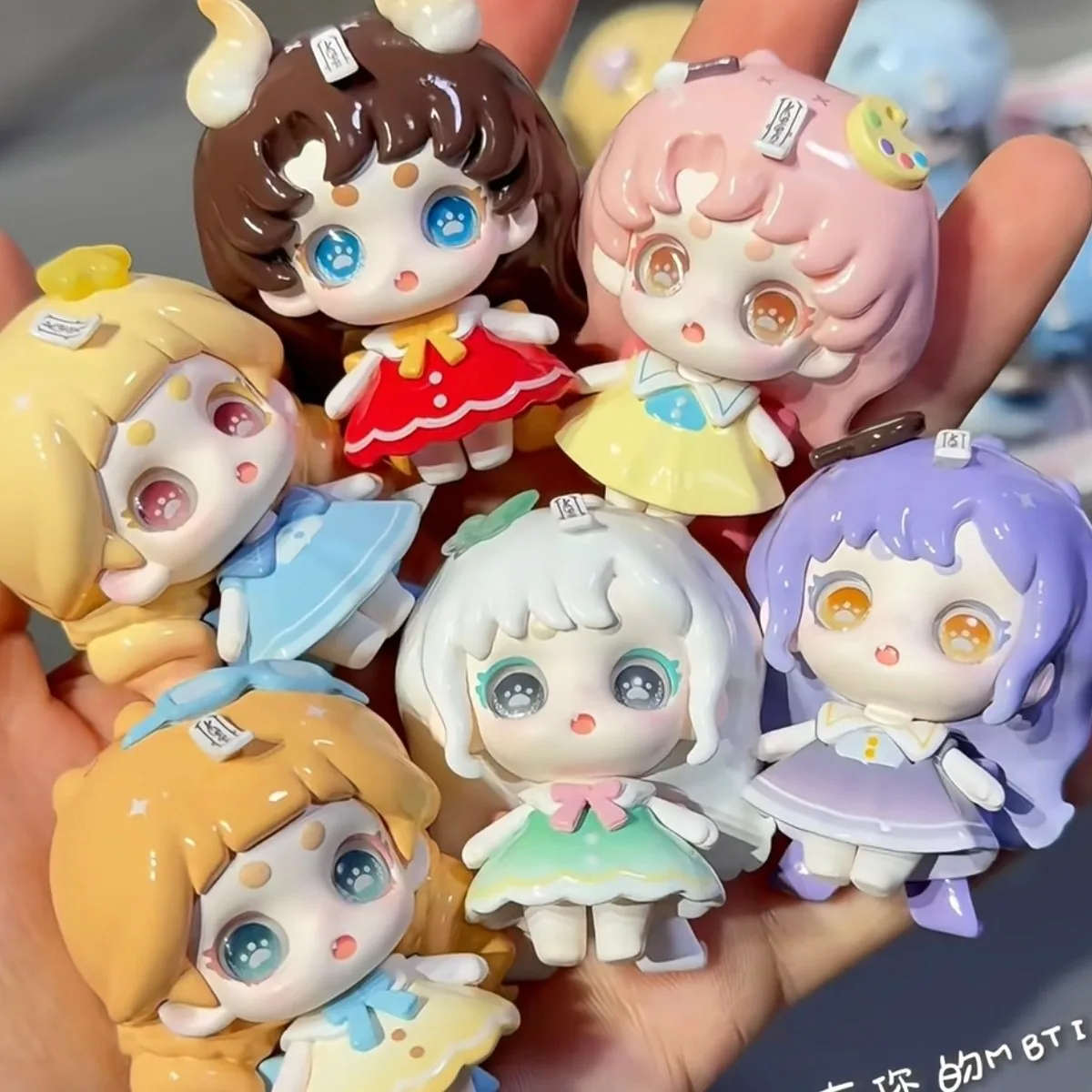 Nuevo producto auténtico Keeno Mbti serie de amigos lindos Mini caja ciega muñeca de juguete adorno de escritorio regalo de cumpleaños sorpresa coleccionable