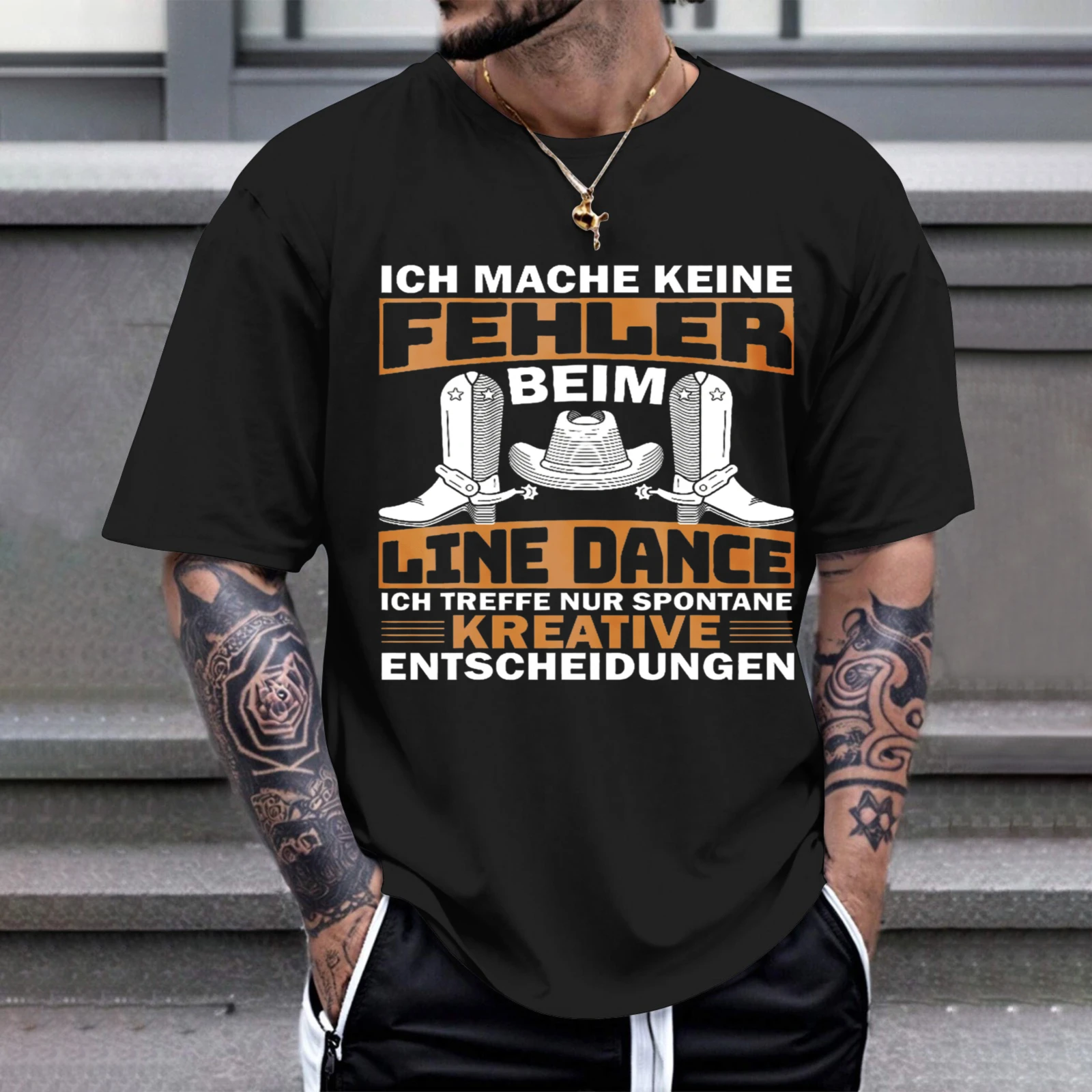 Herren-T-Shirt: Ich mache keine Fehler beim Line Dance, ich trifffe spontane, kreative Entscheidungen. Perfekt für Freizeitkleidung, Partys und Karneval-Outfits.