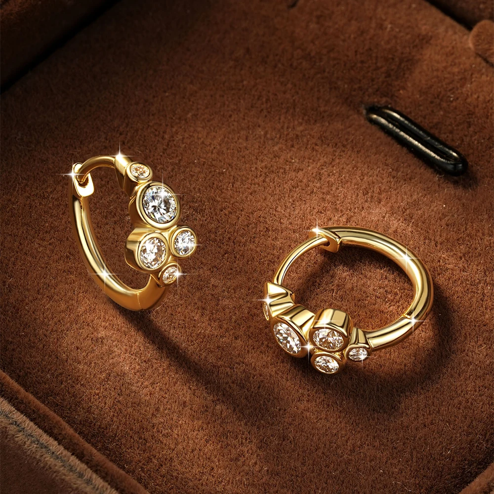 Celestinova D-Farbe VVS1 GRA-Zertifizierte Mehrfach-Runde Bubble Moissanit Huggie Hoop Ohrringe 14K Goldfilled Luxus Damenschmuck – Detail 8