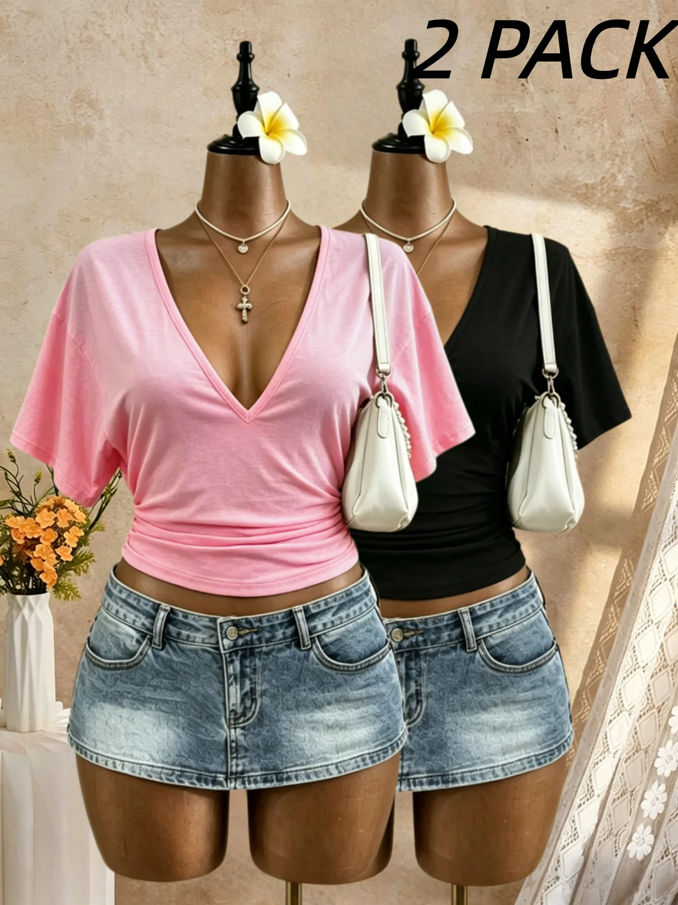2er-Pack Damen T-Shirt mit tiefem V-Ausschnitt, Dolman-Ärmeln, seitlichen Raffungen, schmaler Passform, kurz geschnitten, Sommer 2026, Y2K, unifarben in Schwarz und Weiß, Basic Casual – Detail 2