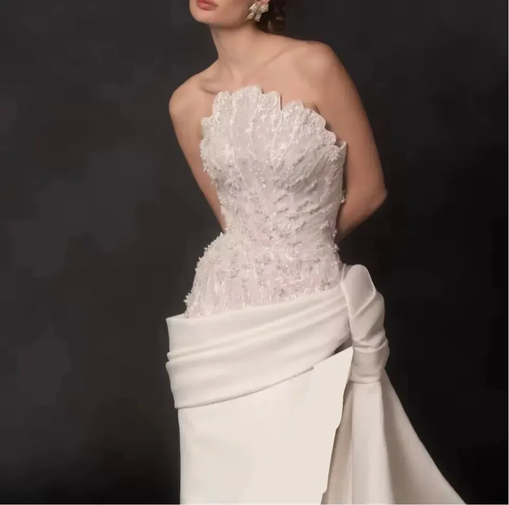 Abiti da sposa a sirena in pizzo e raso senza spalline personalizzati con strascico drappeggiato con perle Abito da sposa a coda di pesce a vita abiti da sposa