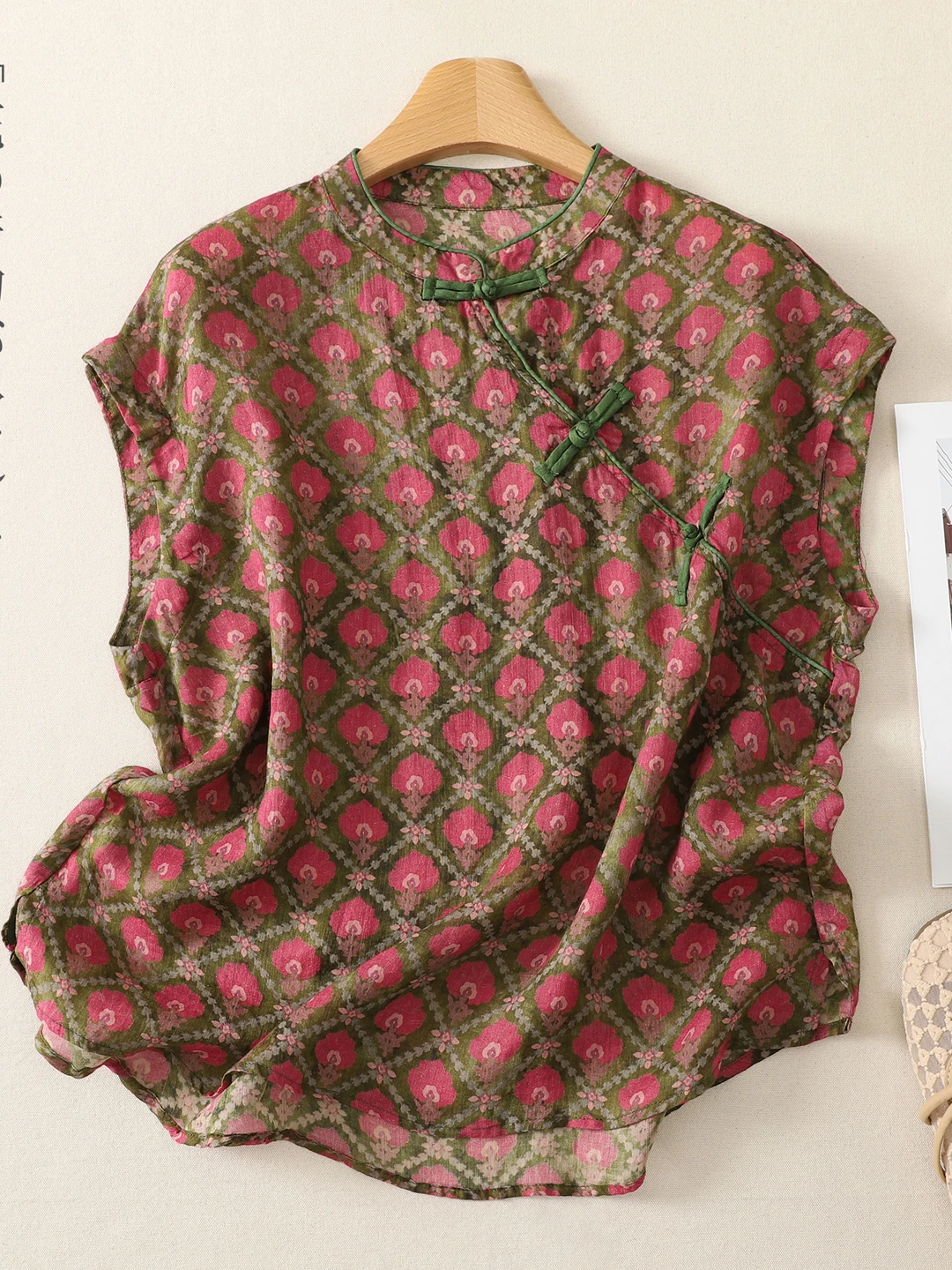 

Summer Artistic Style Women's Shirt Korean Japanese High-End Loose Fit Short Sleeve Printed Casual Top with Button Detail