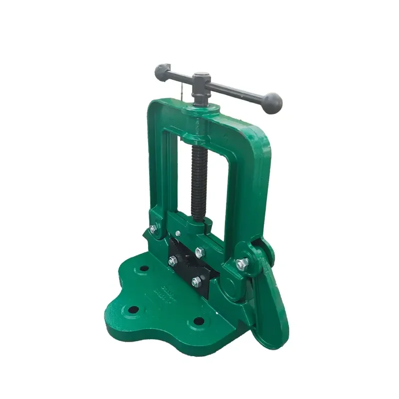 Competitive Price Clamp-on Pipe Vise 2/4 Inch Adjustable Clamp for Workshop Home DIY