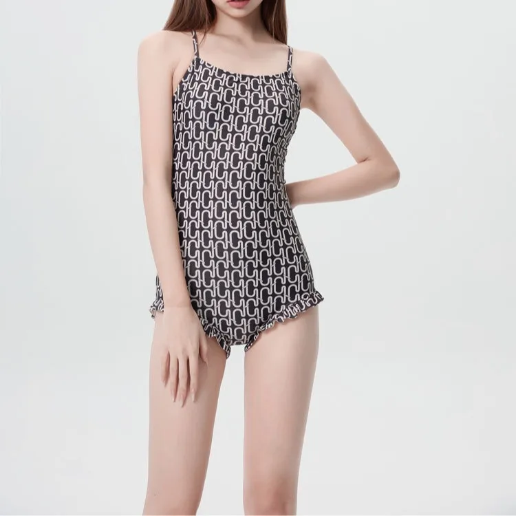 One-Piece Triangle Swimsuit Women's Retro Simple 2024ins Dongdaemun Summer Hot Spring Vacation Slimming Women's Swimsuit