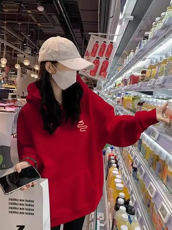 

Парные толстовки на флисовой подкладке к Году Змеи и Году Удачи, осенне-зимняя верхняя одежда свободного кроя цвета красного вина для мужчин и женщин