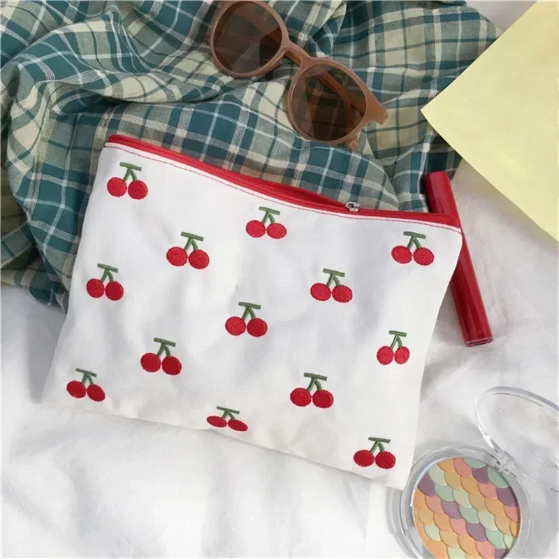 Women Cherry Embroidery Cosmetic Bags Zipper Lipstick Bag Kawaii Retro Girls Canvas Bag Makeup Neceser Cute Case Storage Pouch