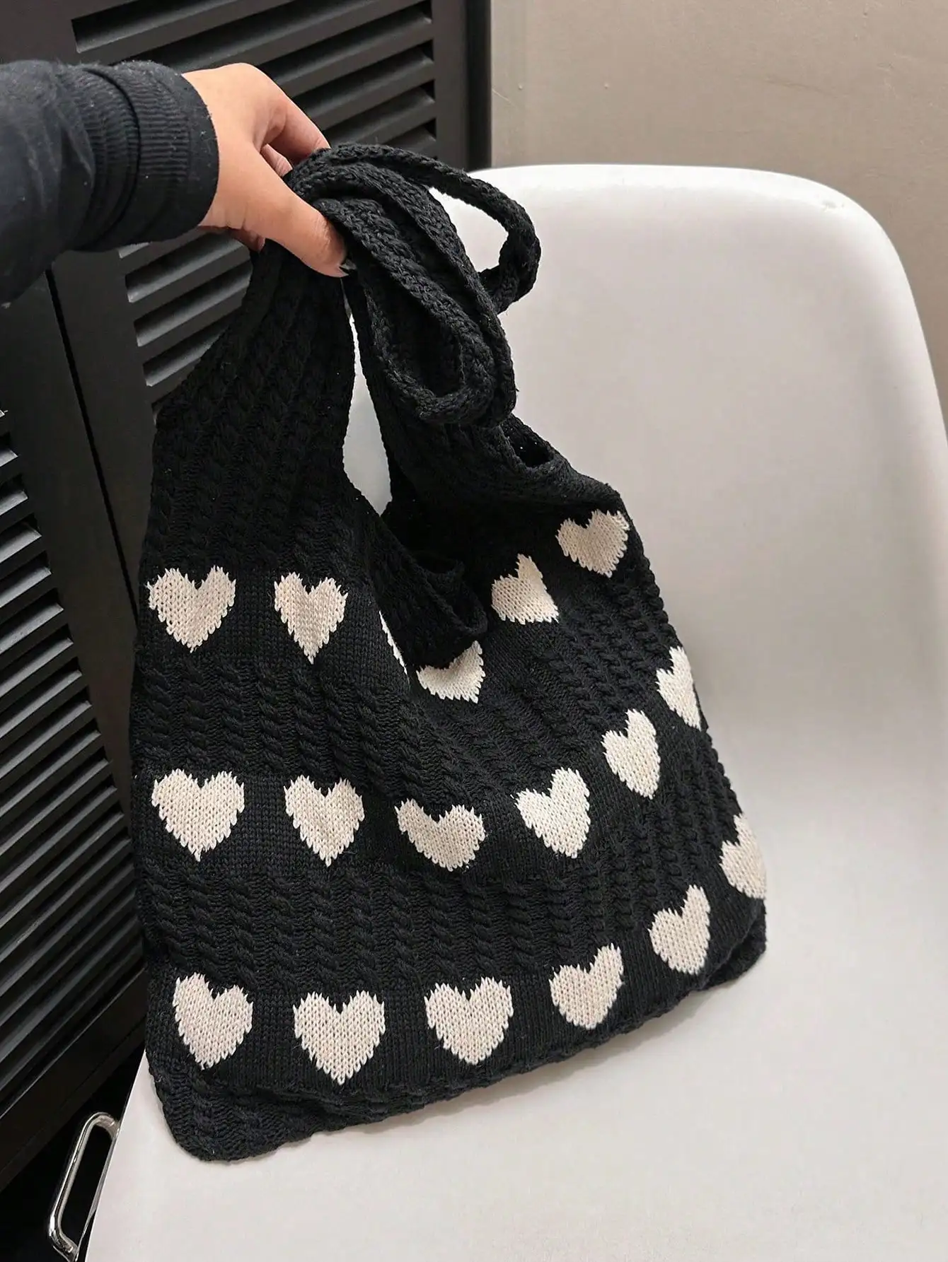 1pc Heart Pattern Contrast Color Crochet Tote Bag, Large Capacity Fashion Shoulder Beach Bag, Versatile For Commute