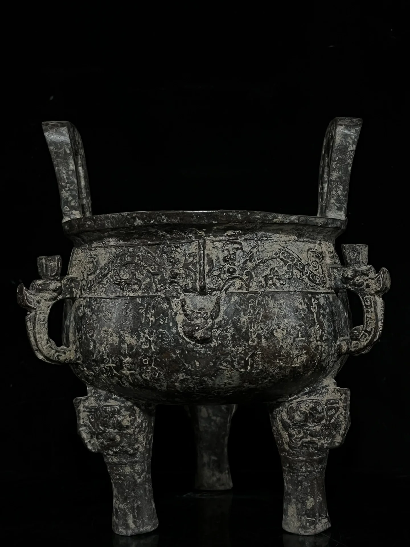 البرونزية القديمة البرونزية الأحمر الصدأ الأخضر منقوشة نقش ابني ترايبود تمثال، مجموعة والزينة