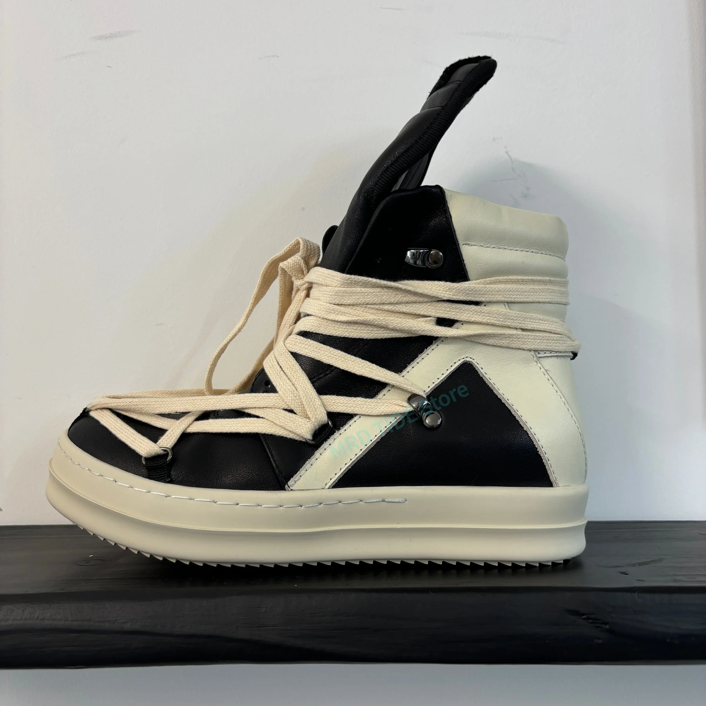 

Brand Men Shoes Genuine Leather Casual Cross-Tied Ankle Boots Women Basic Adult Lace Up Flats Vintage Luxury Sneakers Owen