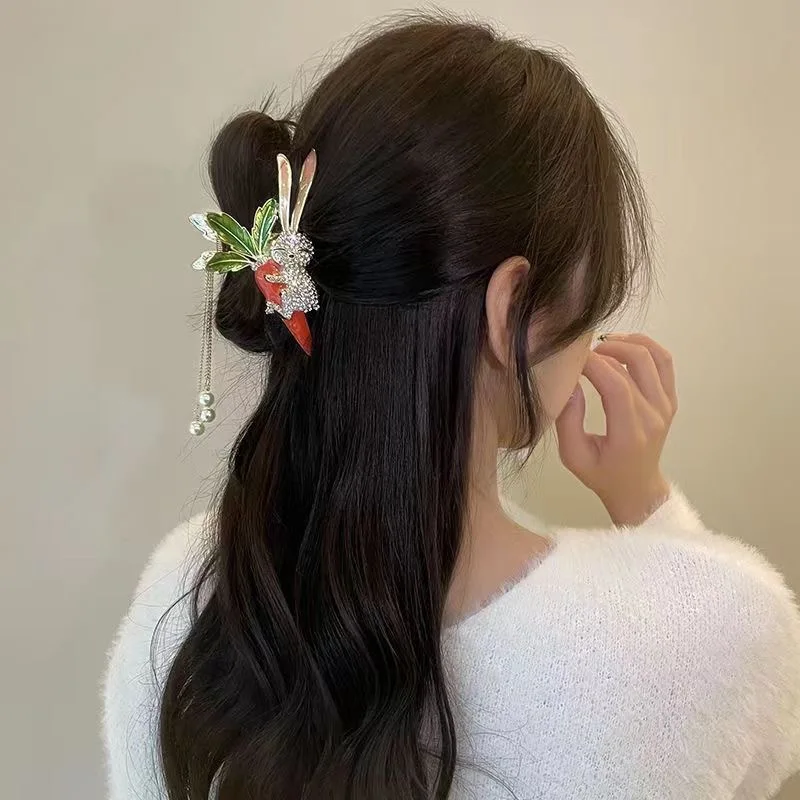 Retro Cute Rabbit Carrot Tassel Grab Clip Fashion Ponytail Braid Hair Claw Shark Clip New Hair Clip Akcesoria do włosów dla kobiet