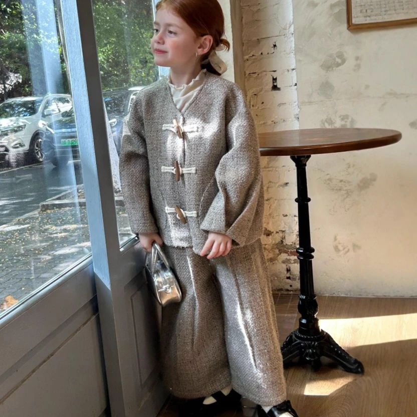 

Girls Suit 2025 Autumn New Children's Clothing Korean Style Girl Baby Fashion Horn Button Sequin Braid Coat Trousers Two Sets