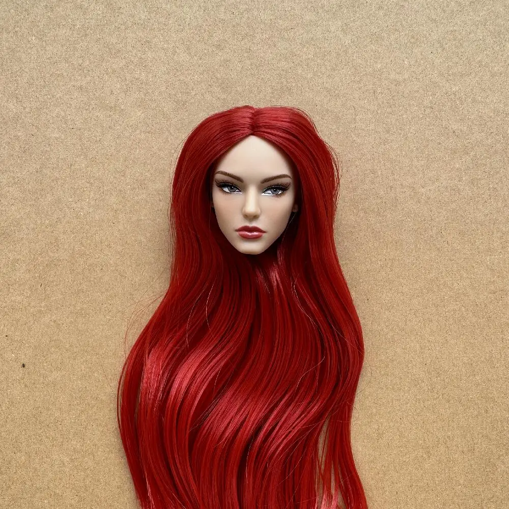 1/6 Modell-Puppenköpfe mit Sommersprossen und buntem Haar, erhältlich in den Hauttönen Braun, Weiß und Beige für die Puppenherstellung. – Detail 6