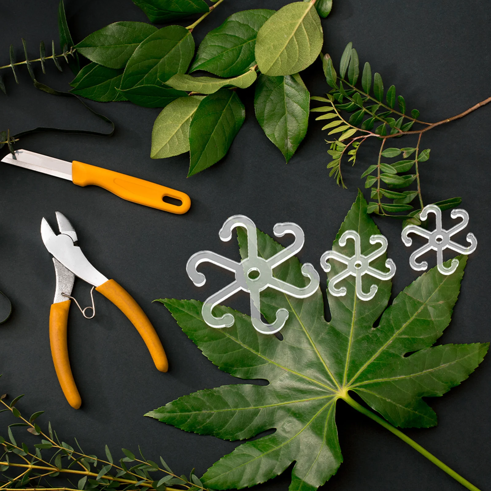 

4Pcs Plant Stem Support Acrylic Holders Reusable Leaf Rings for Indoor Outdoor Monstera Climbing Stakes Plant Stem Support