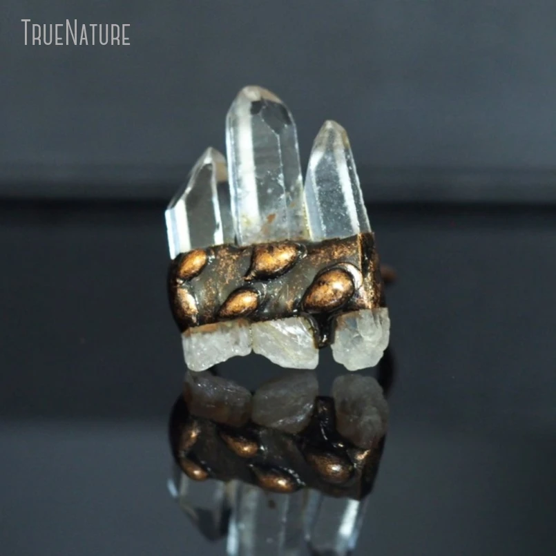 5Pcs Wholesale  Antique Bronze Color Clear Crystal Free Form Pyramid Pillar Vintage Style Three Stone Ring RM48545