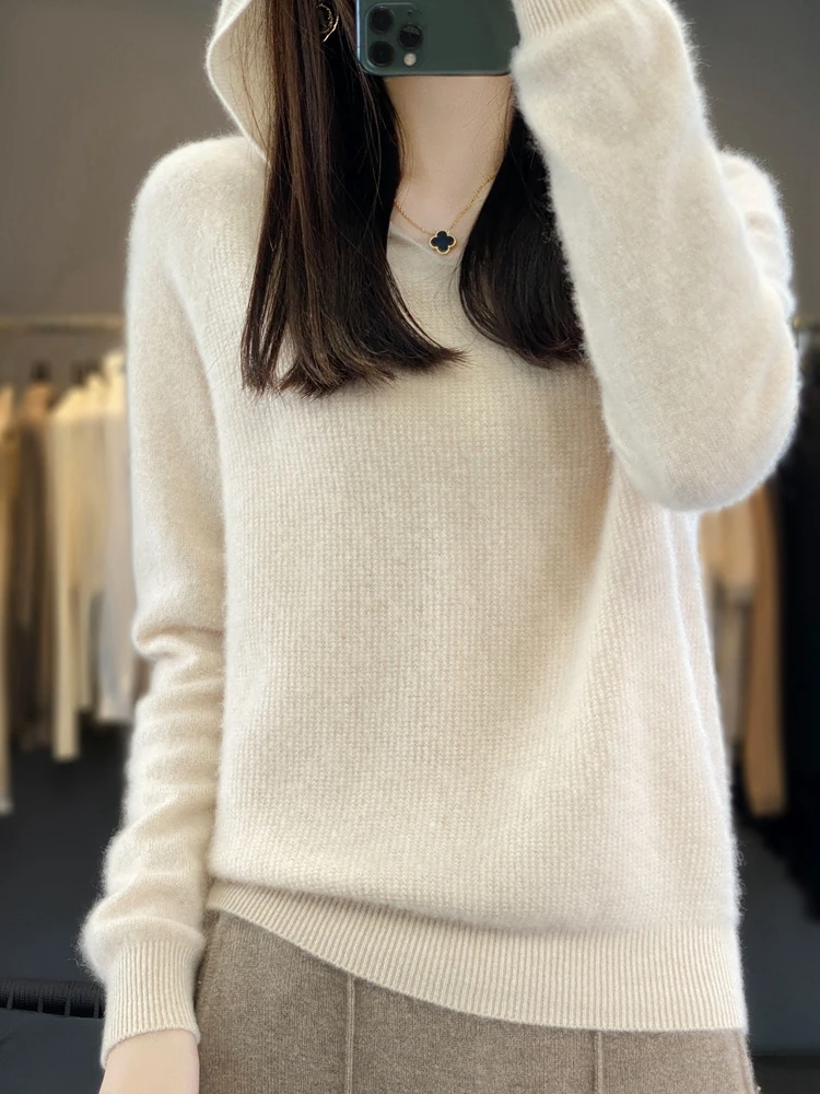 Spring And Autumn Women's 100% Merino Wool Long Sleeved Hooded Pullover Soft And Comfortable Wool Sweater
