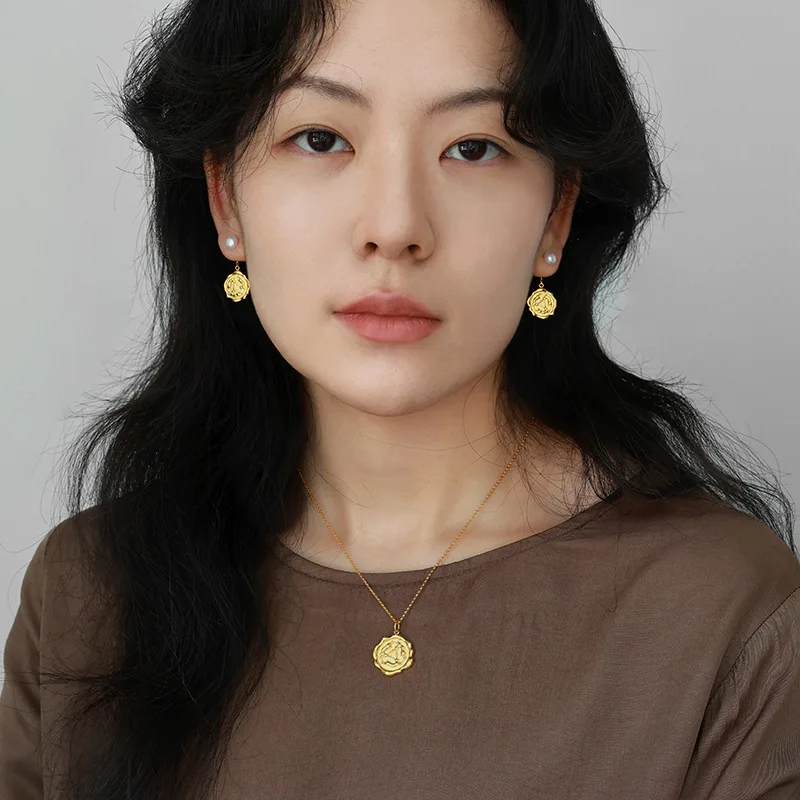 Pearl Golden Silver Color Cute Tri Hare Cameo Coin Charm Drop Earrings Women Fashion Dainty Statement Earrings 925 Silver Post