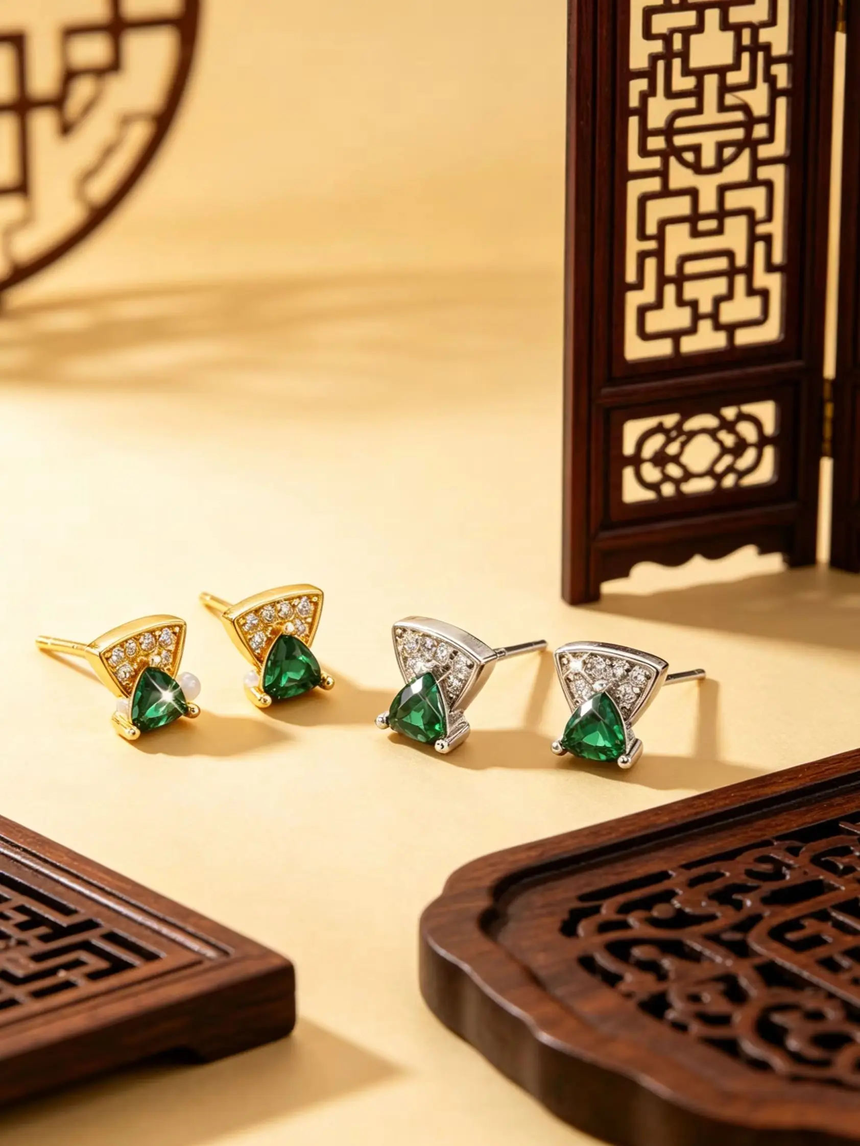 

S925 Silver Dainty Green Emerald Triangle Stud Earrings, Gold/Silver Plated Art Deco Earrings, Fashion Retro Accessories for Her