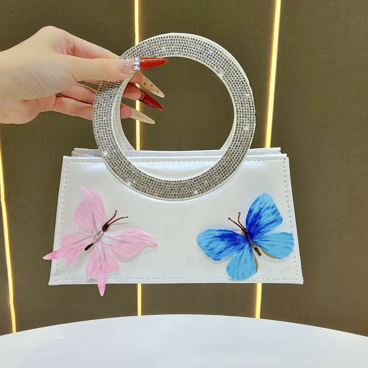 

Luxury Butterfly Evening Bags for Women Rhinestone Handle Handbags and Purses Crystal Diamond Shoulder Crossbody Bag Wedding Bag