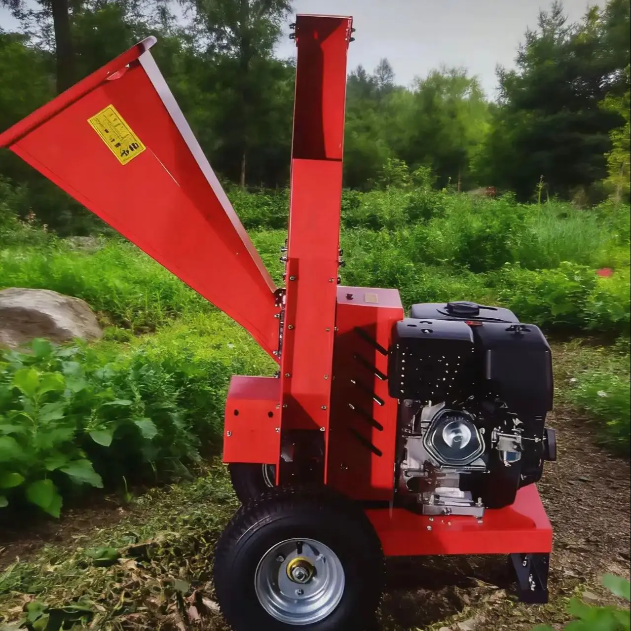 

Индивидуальный измельчитель садовых веток, мобильная дробилка для древесины, машина для измельчения листьев и веток для озеленения территорий