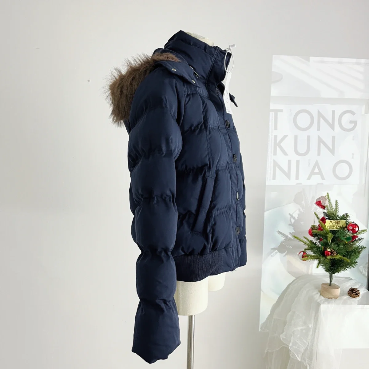 

New Winter High-end Advanced Warm Comfortable Simple Niche Versatile Short Navy Blue Hooded Fur Collar Cotton Jacket for Women