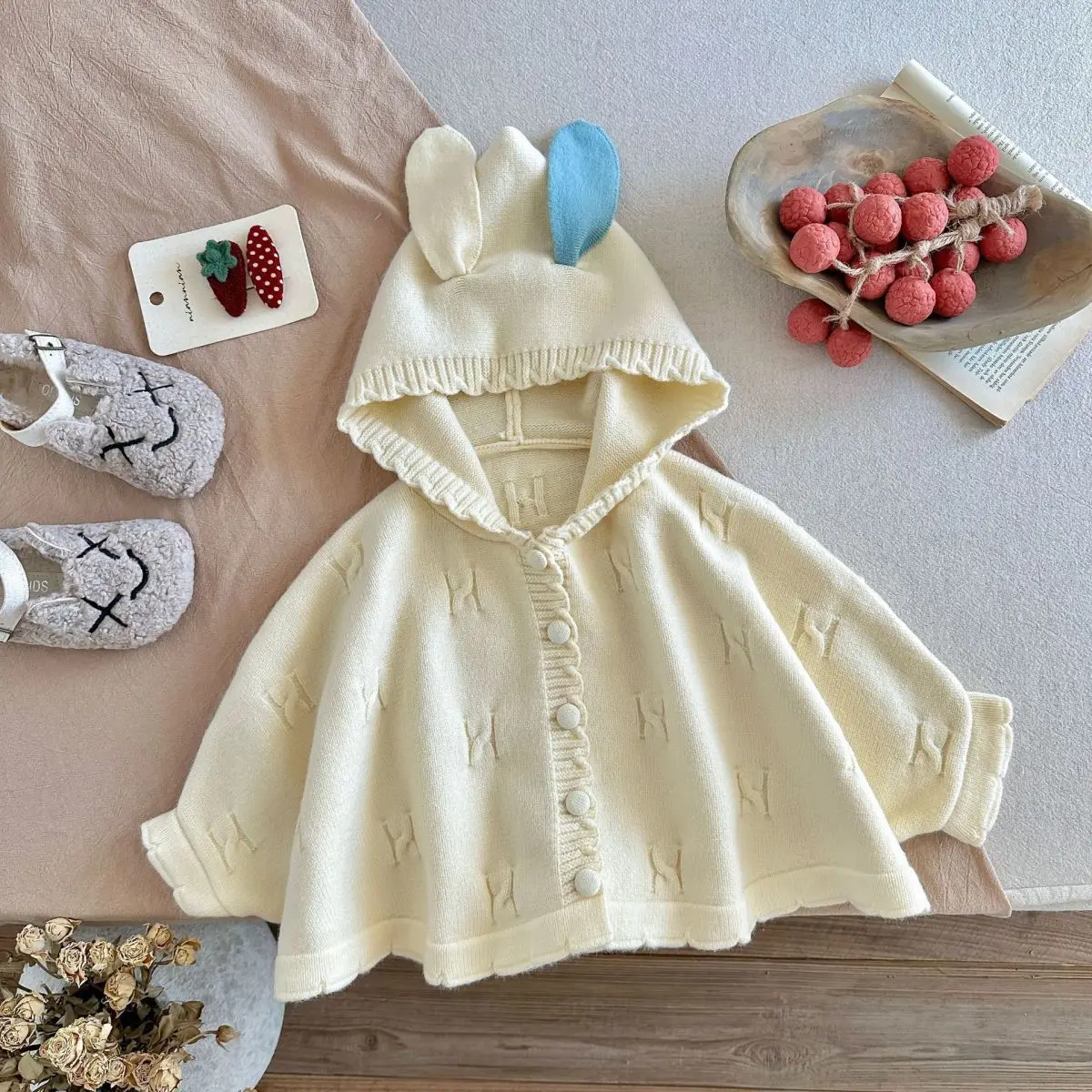 

Spring and Autumn Baby Girls' Sweater Cardigan Jacket New Children's Stylish Cloak Knitted Coat