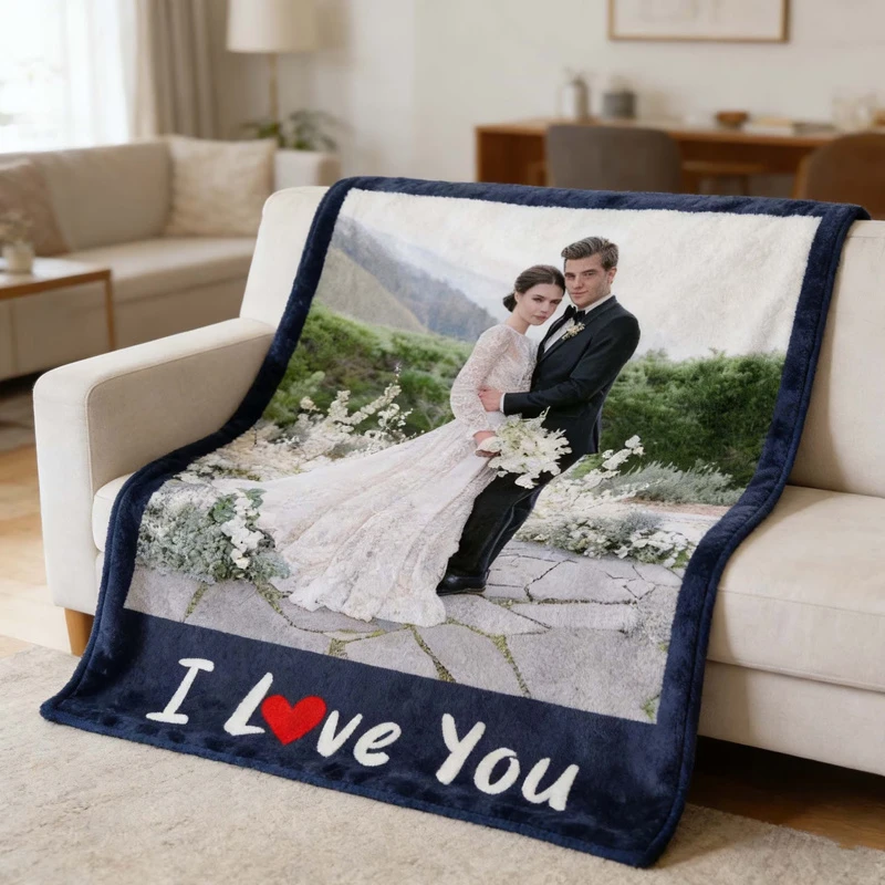 Custom photo flannel blanket—a gift for friends; personalized custom-image throw blanket for Valentine's Day, birthdays, and ann