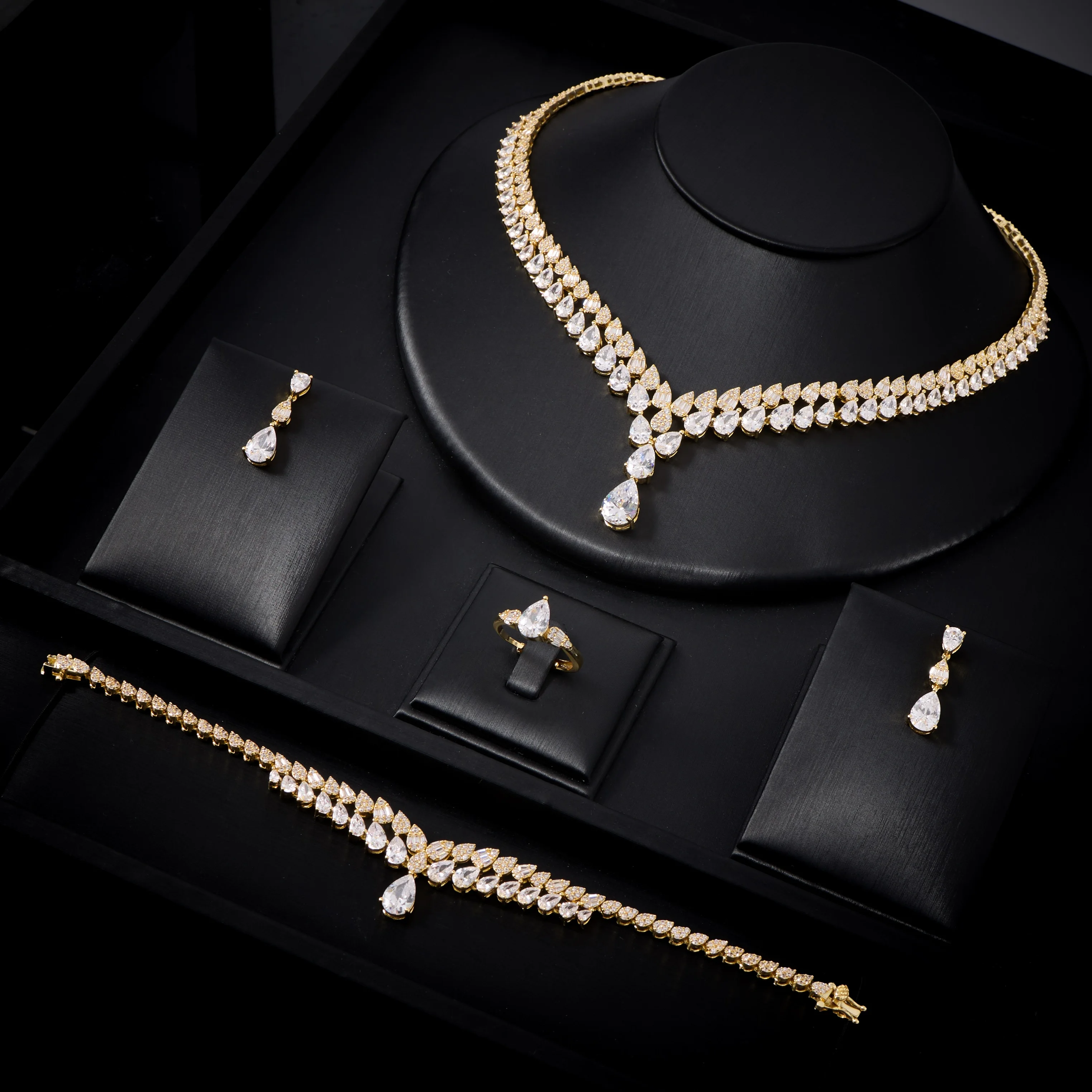 00150 Bridal 4Pcs Drop Cubic Zirconia Jewelry Set  Sparkling Wedding Necklace Set Elegant Silver Plated Bridesmaid Gift Dubai Pa