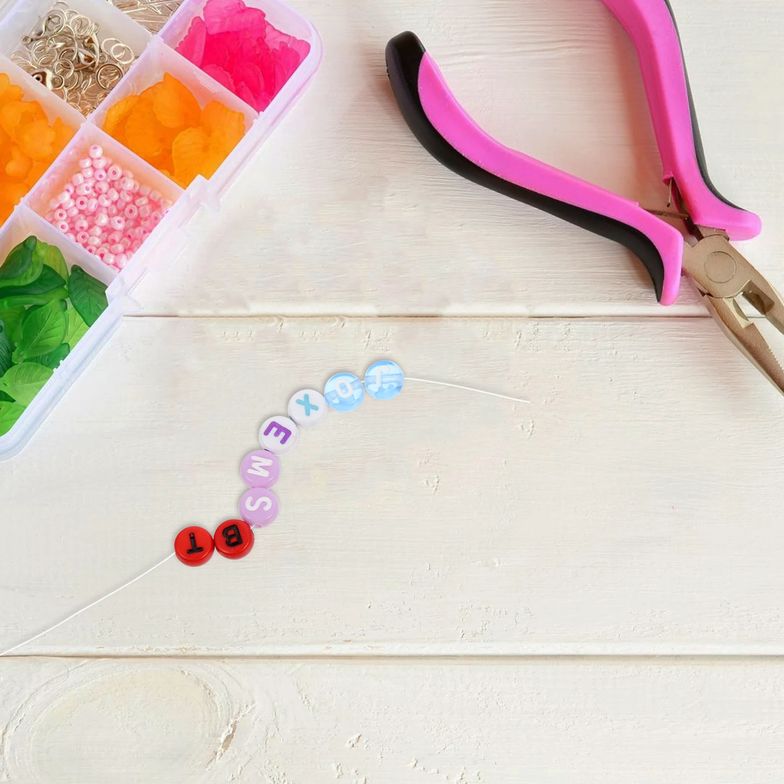 

English Alphabet Letter Beads Acrylic Craft DIY Jewelry Making Supplies Bright Colors Hole Design Loose Beads Bracelet Projects