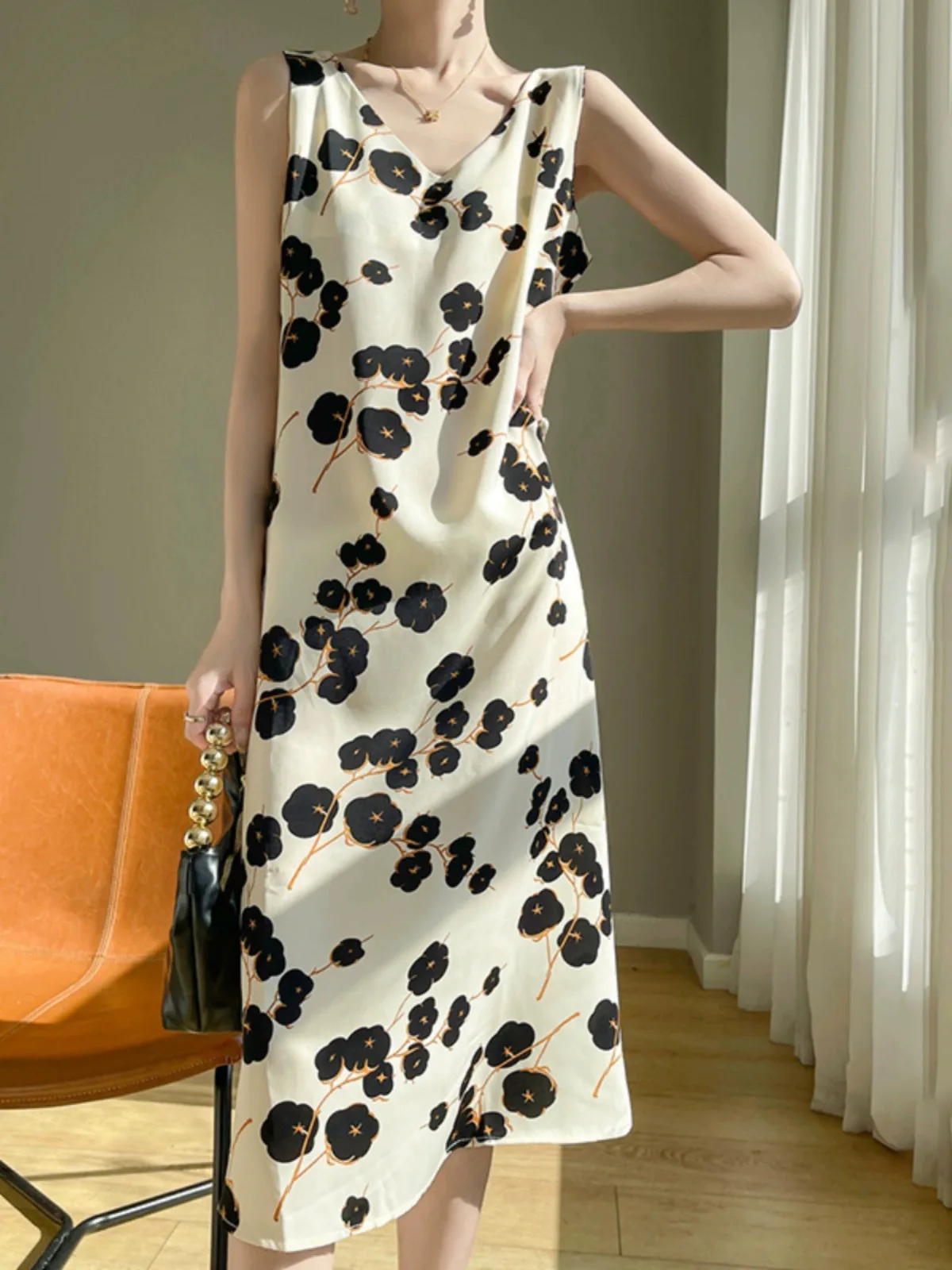 Ele Floral V-Ne sangle en soie Dr femmes été 2024 nouveaux vêtements intérieurs acétate Base en satin jupe longue a-ligne taille haute sans Sl...