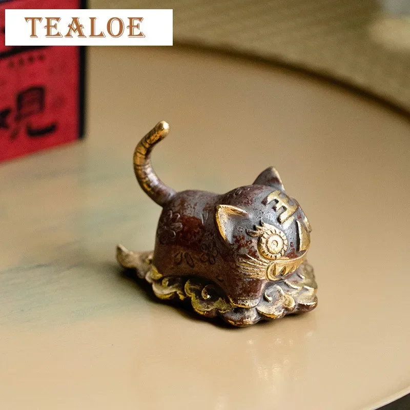 Creative Puppet Tiger Tea Pet Red Gold Coarse Pottery Tea Pot Lid Stand Aesthetic Tea Figurine Statue Teaware Ornaments Craft