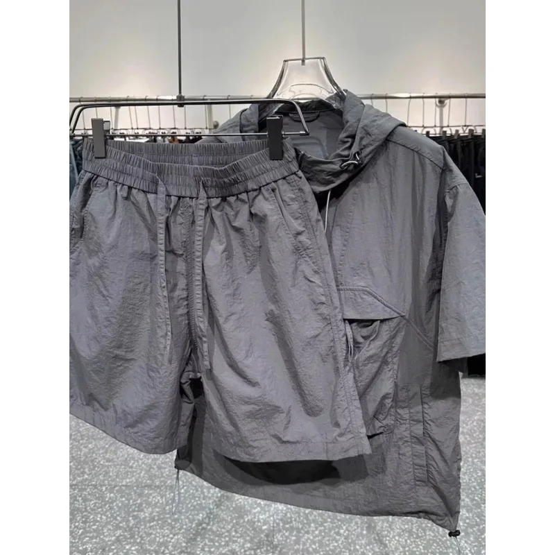 Men Half‑Zip Hooded 2‑Piece Set Lightweight Wrinkle Short Sleeve Top And Drawstring Shorts Outdoor Street Matching Suit