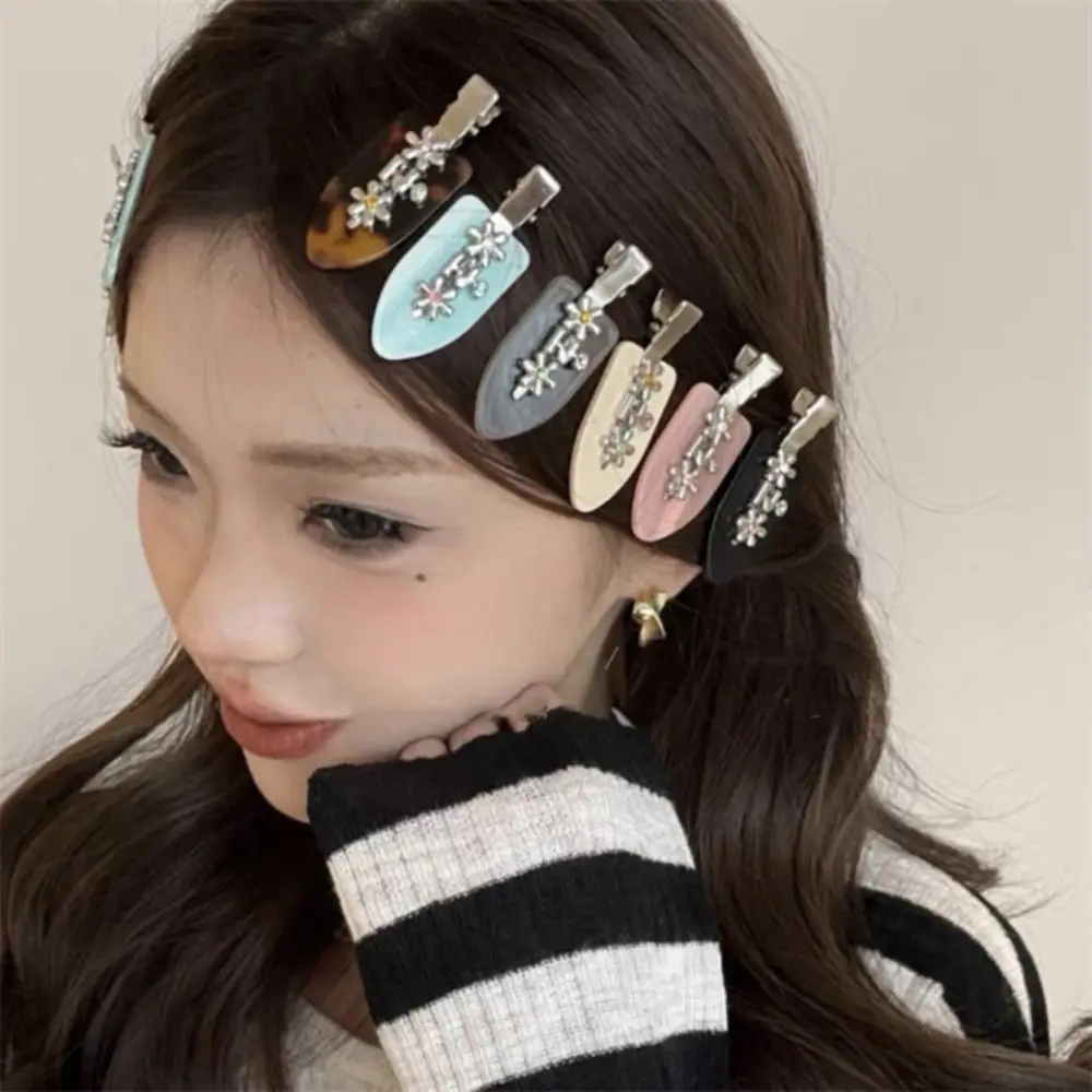 

Cute Rhinestones Traceless Hairpin Metal Flower Acetate Hairpin Korean Style Barrettes Makeup Hair Clip Daily