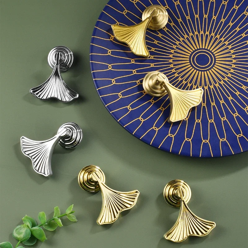 Brass Single Hole Modern Minimalism Ginkgo Leaf Shape Handles for Kitchen Furniture Cabinet Wardrobe Furniture Door Knobs