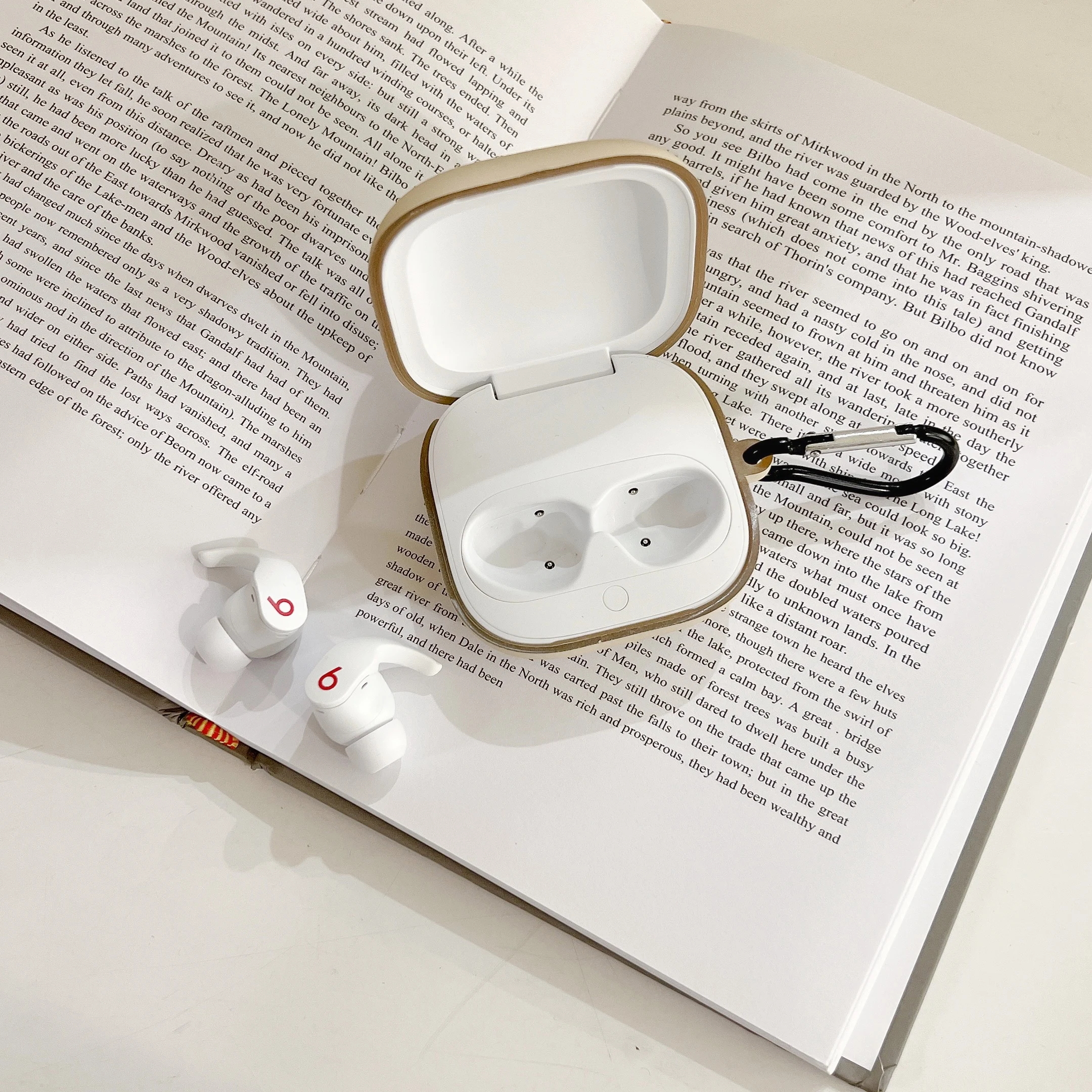 حافظة صلبة ضد الصدمات مزودة بسلسلة مفاتيح ، غطاء لجهاز الكمبيوتر ، علبة سماعات أذن ، واقي لكامل الجسم ، حافظة بيتس فيت برو ، 2021