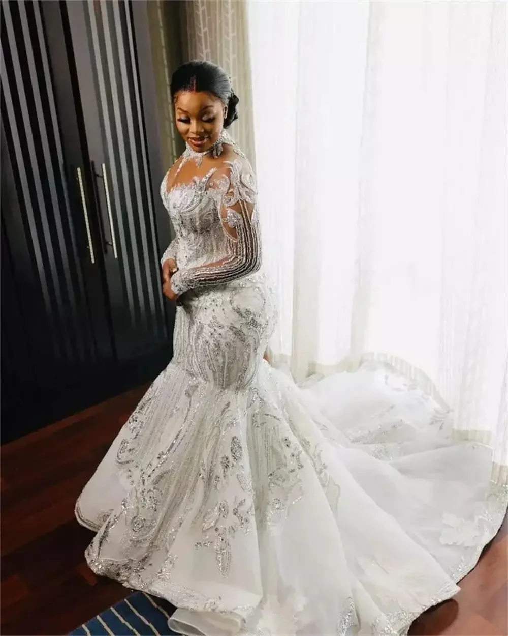 

Customized Vintage Saudi Arabia Mermaid Wedding Dress High Neck Long Sleeve Bridal Gowns Crystal Bride Robes De Mariee Plus Size