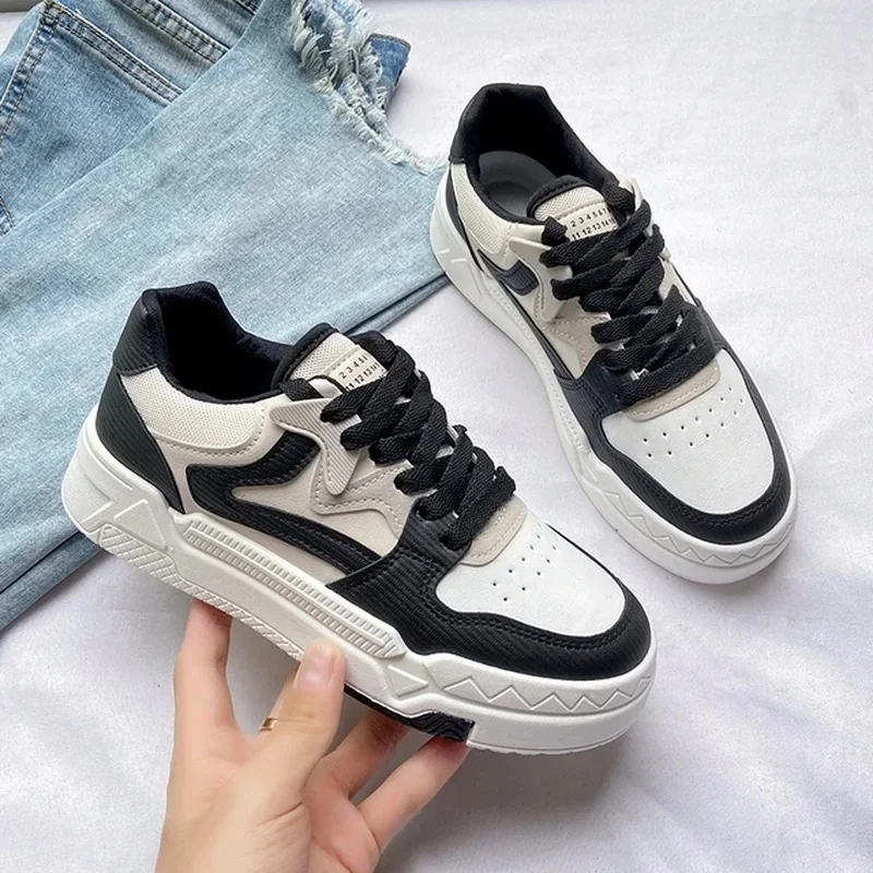 Fashion Small White Shoes Women New Spring and Autumn Leisure Sports Shoes Girls with Thick Soles Low Top Board Shoes 