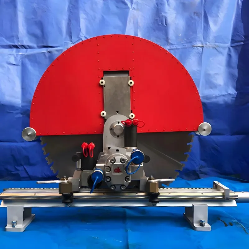 Easy-to-operate hydraulic concrete chain saw with high hardness and deep cutting operation safety