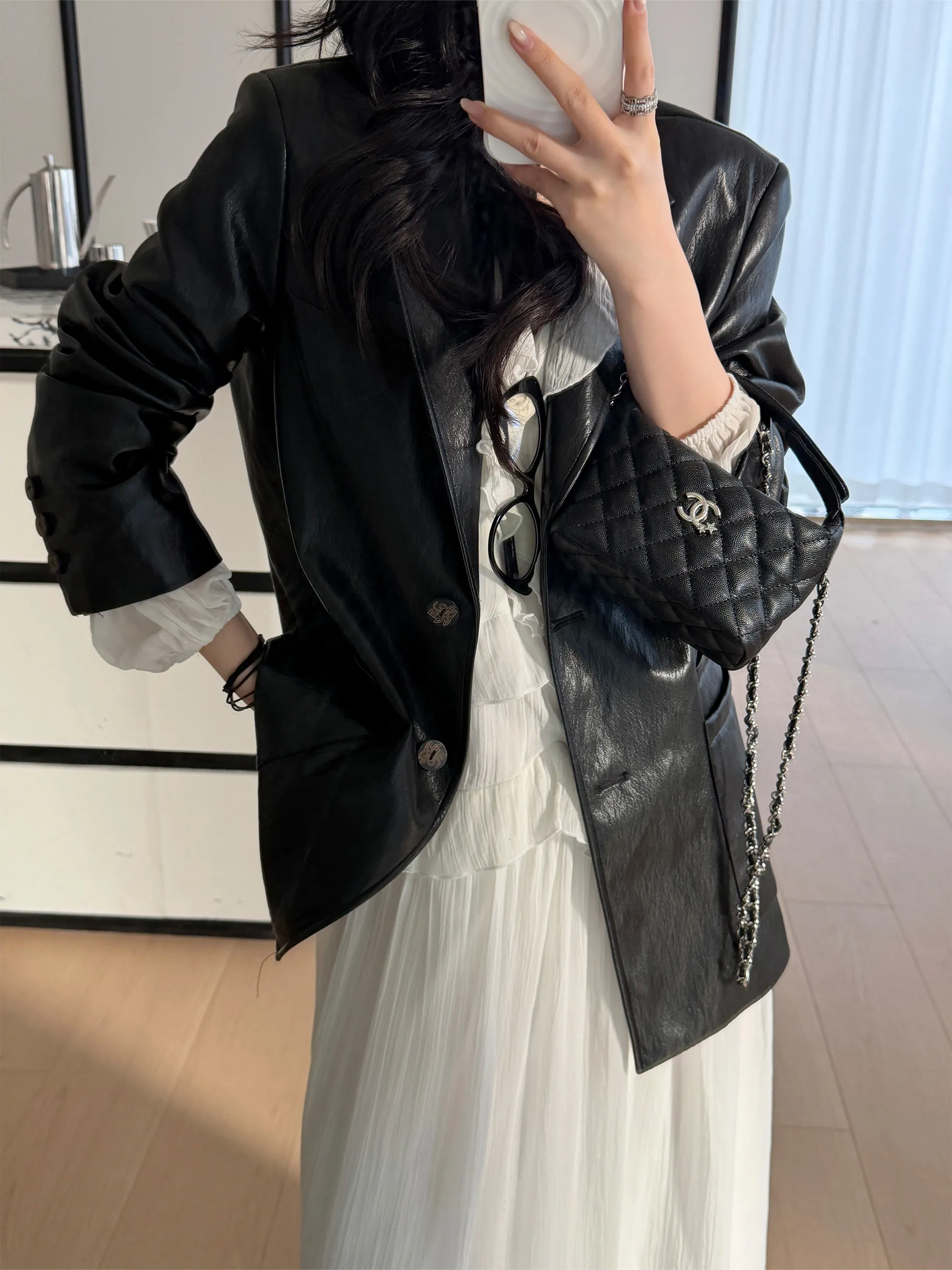 

Черный кожаный пиджак из ПУ для женщин с металлическим декором в стиле Берлинская ночь, винтажная верхняя одежда для весны и осени, премиум-класс