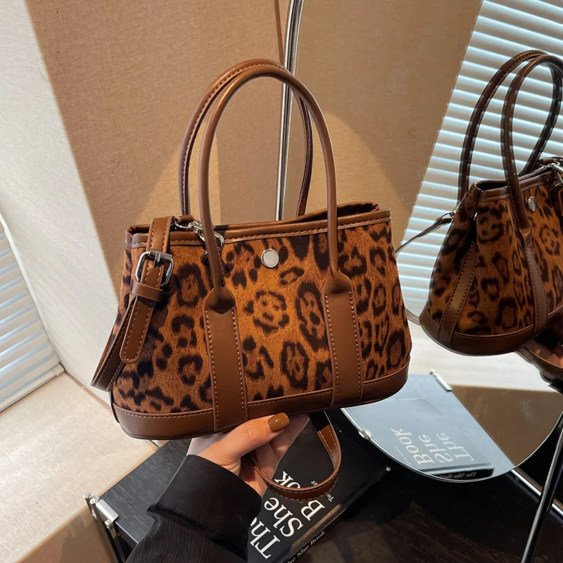 

2025 Fall Winter Matte Square Bag, Niche Top Handle Purse for Women Textured Crossbody Tote Versatile Minimalist Shoulder Bag​