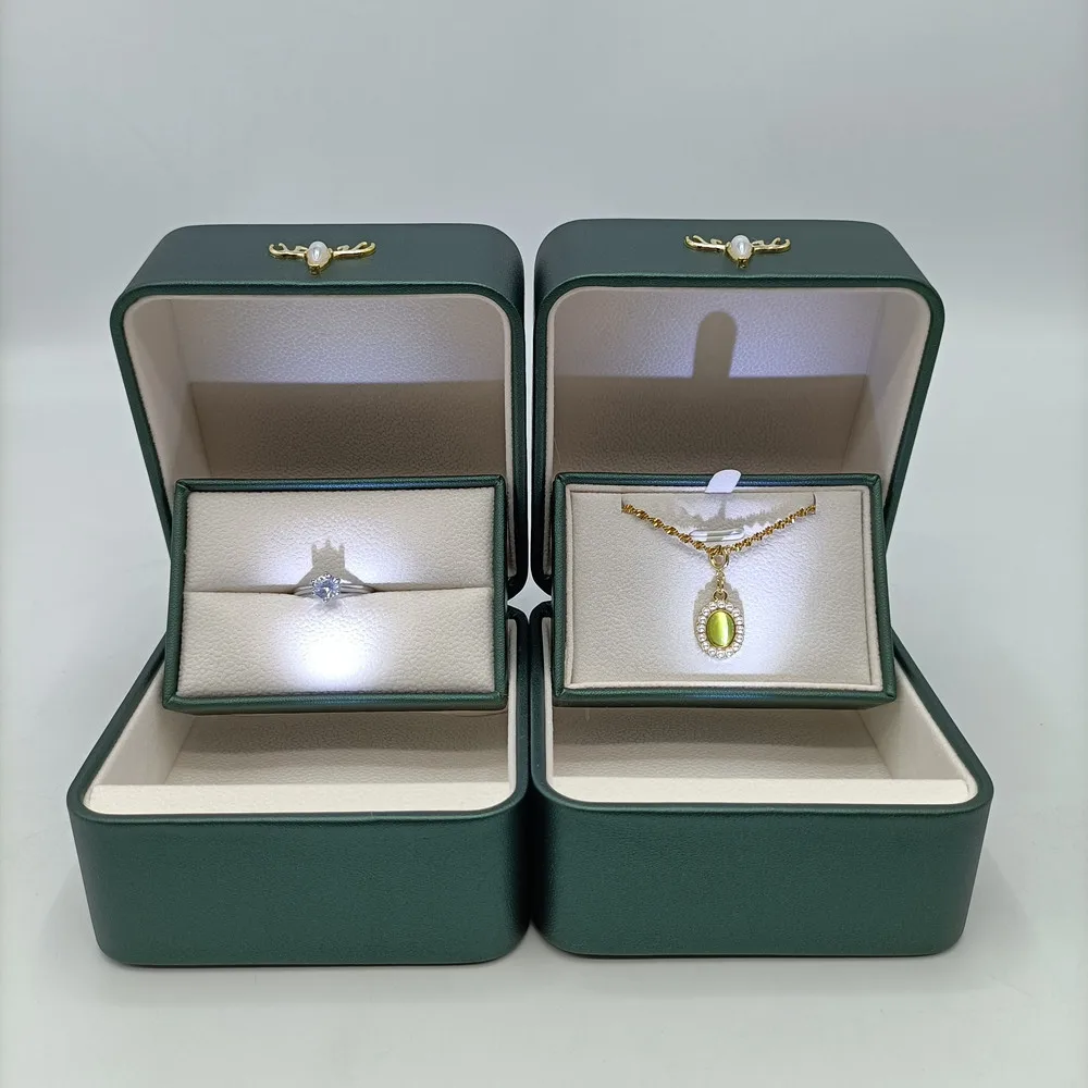 Custom LOGO PU Leather LED Jewelry Box Creative Deer Buckle Proposal Ring Pendant Case Paired Ring Jewelry Packaging Box Gift