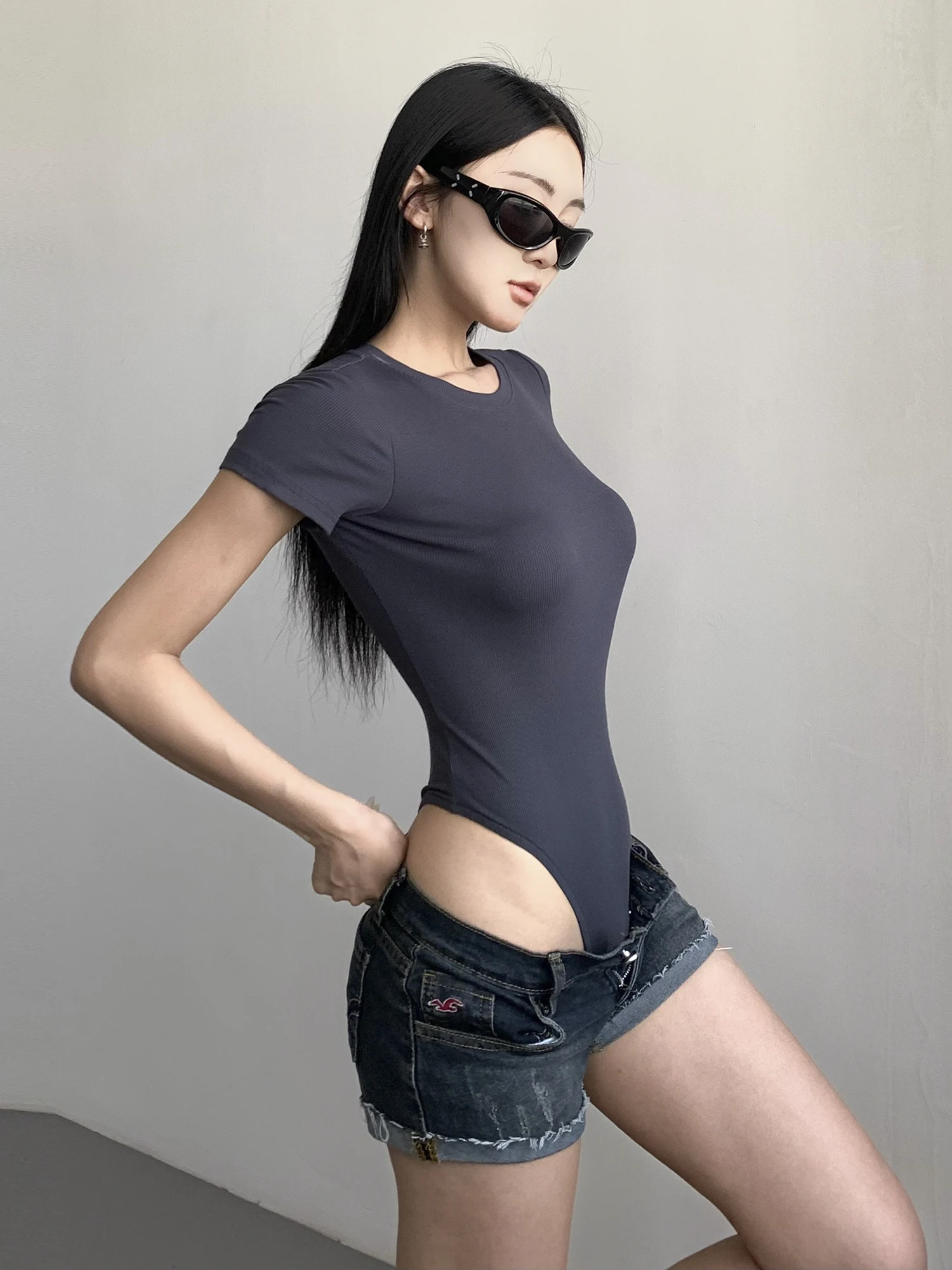 

Женская облегающая футболка с круглым вырезом и коротким рукавом, базовая, сексуальная, стильная, из тонкого хлопка, летняя модель