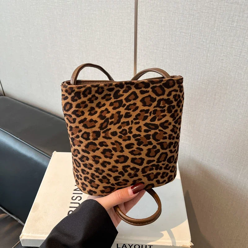 Retro Suede Hasp Sweet Shoulder Bags Sewing Thread Concise Women's Handbags 2025 High Quality Versatile Small Square Bag