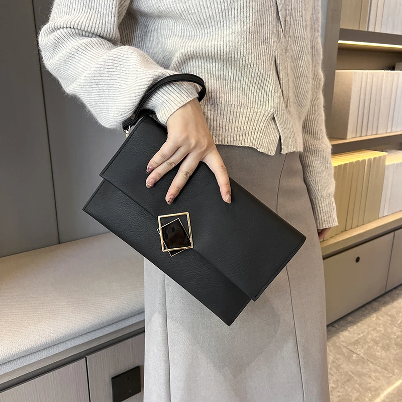 Clutch Evening Bag Female 2023 New Fashion Envelope Mobile Phone Bags Large Capacity Chains Handbags Pu Underarm Crossbody