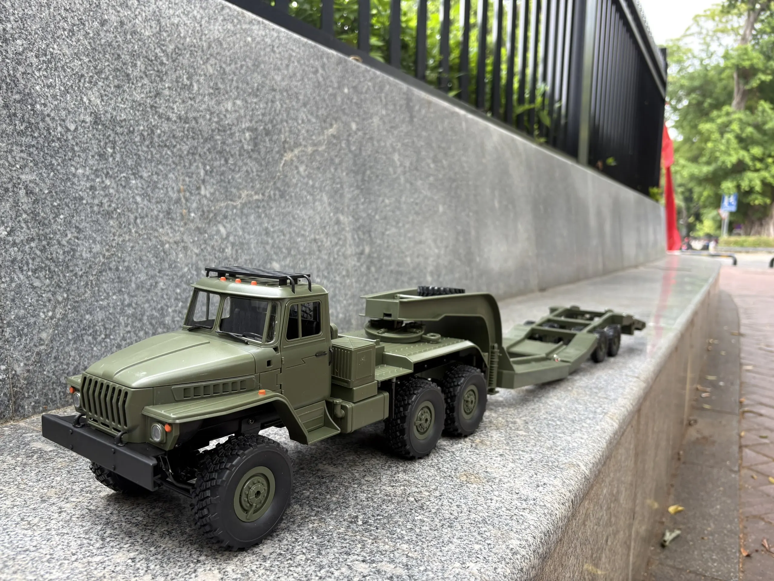 RC oversized 1.05-meter-long retro military vehicle trailer, full-scale RC remote control military vehicle model, off-road vehic