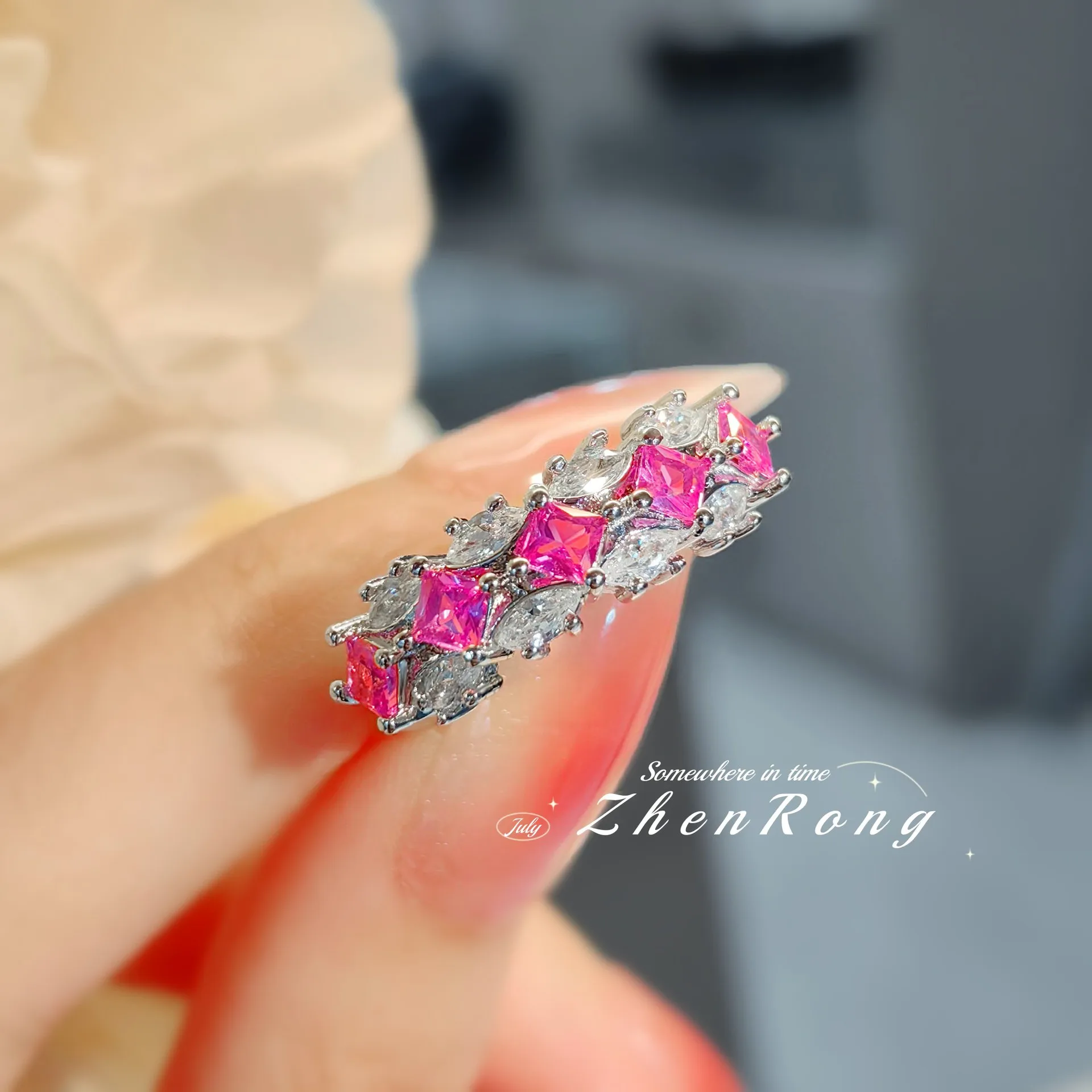 New Luxury Rose Red Zircon Rings For Women Fashion Silver Color Promise Love Engagement Ring Romantic Bridal Wedding Jewelry