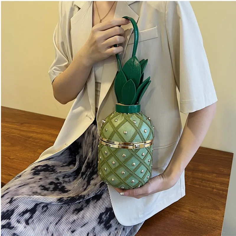 2023 Fashion New Luxury Designer Handbags Pineapple Type Bucket Shoulder Bag For Women Rivet Leather Chain Ladies Crossbody Bag