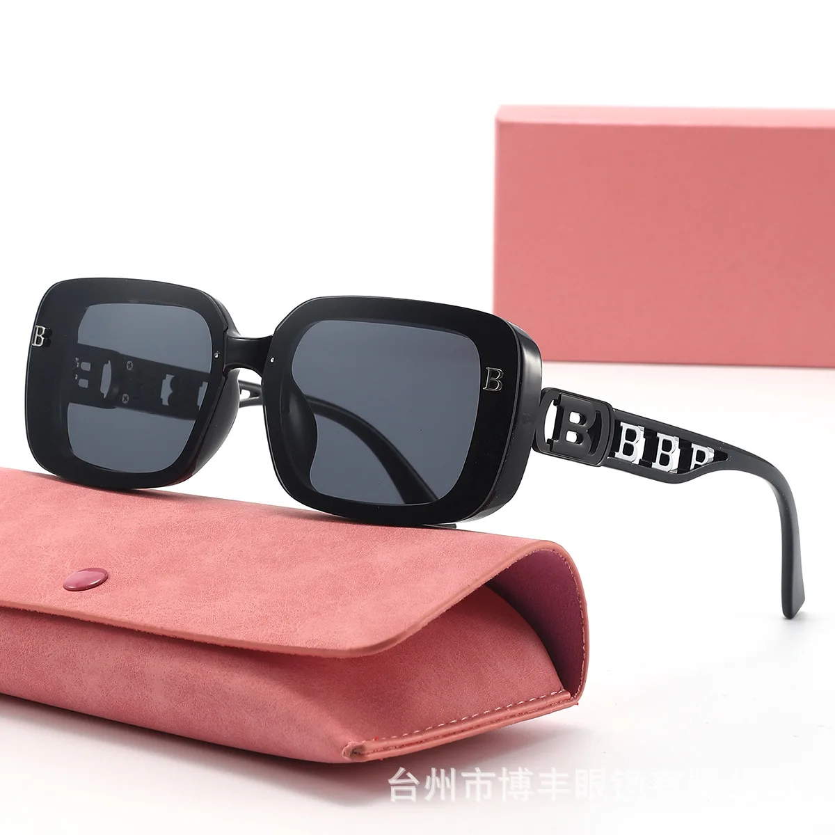 نظارات شمسية مربعة أنيقة للنساء والرجال بإطار صغير وأرجل حروف تصميم 2025 ضوء جديد فاخر Gafas De Sol Para Hombre