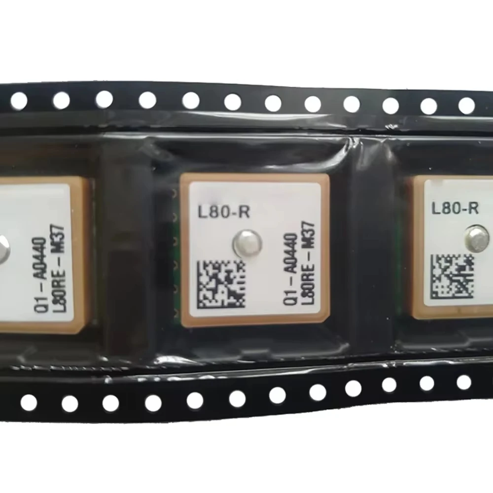 1PCS L80 L80-R L80RE-M37 GPS Module With An Embedded Patch Antenna Ultra Compact GPS POT Module Patch On Top