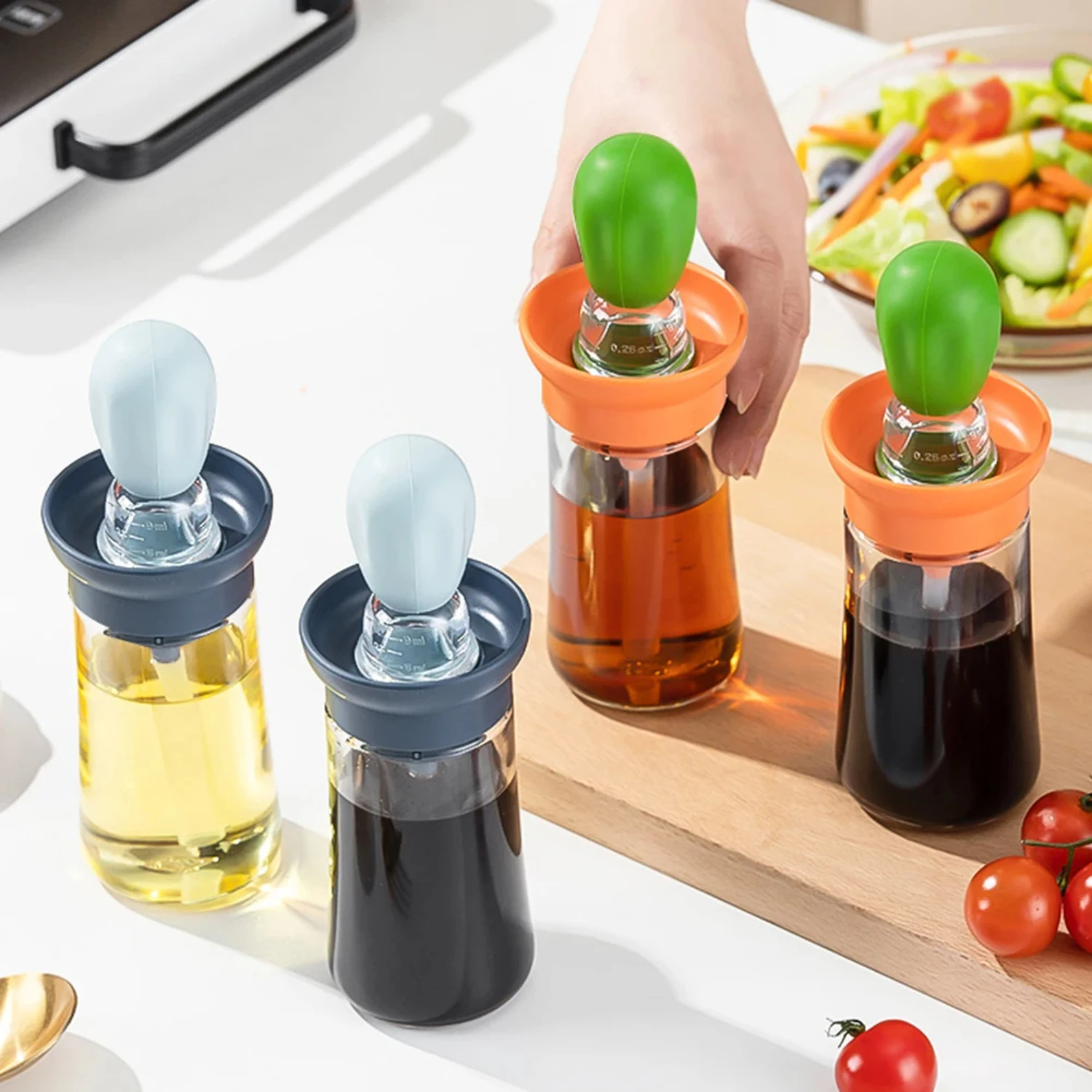 

BBQ Tool Oil Bottle With Silicone Brush Oil Spray Baking Barbecue Grill Oil Dispenser Cookware Baking Kitchen Accessories